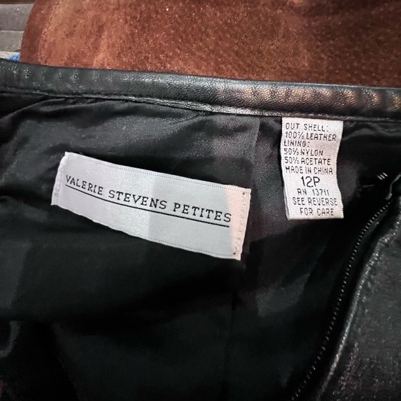 Valerie Stevens, petite leather midi skirt, size 12 petite. #222 - Picture 2 of 6